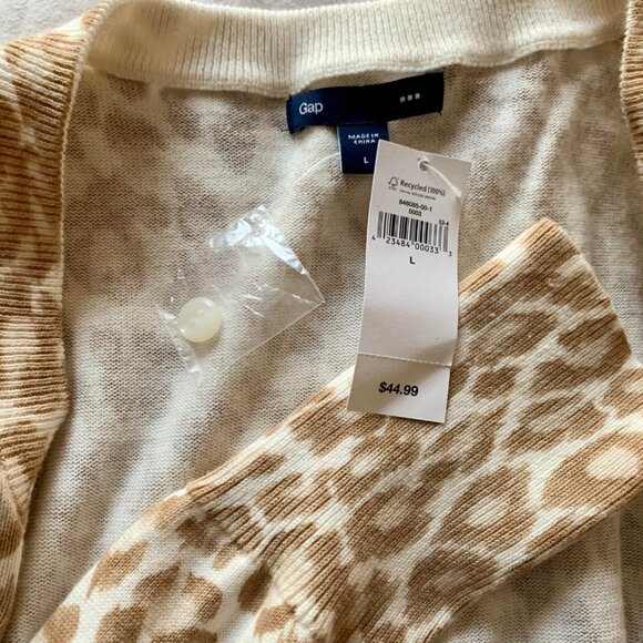 GAP Cream and Beige Cheetah Animal Print Buttoned Cardigan L NWT - Picture 7 of 7